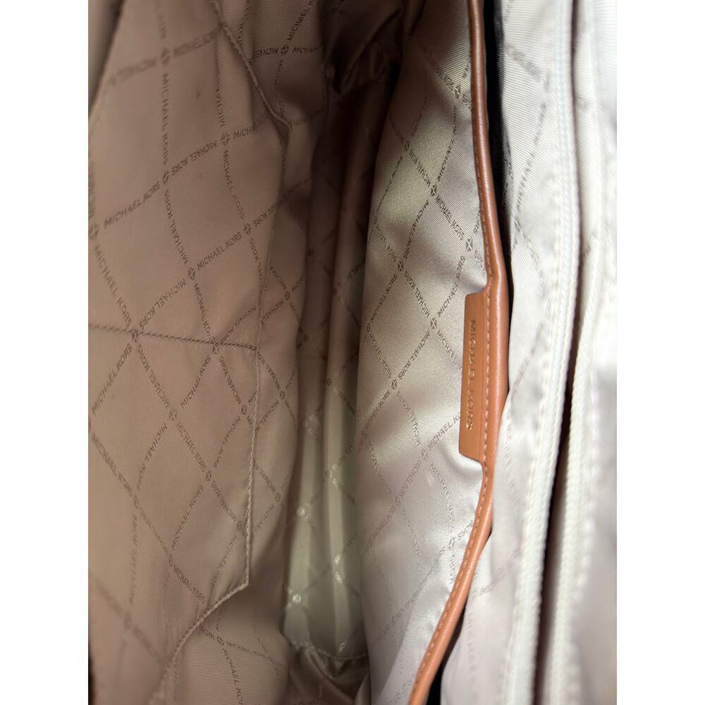 Michael Kors Tote Bag - Picture 8 of 8